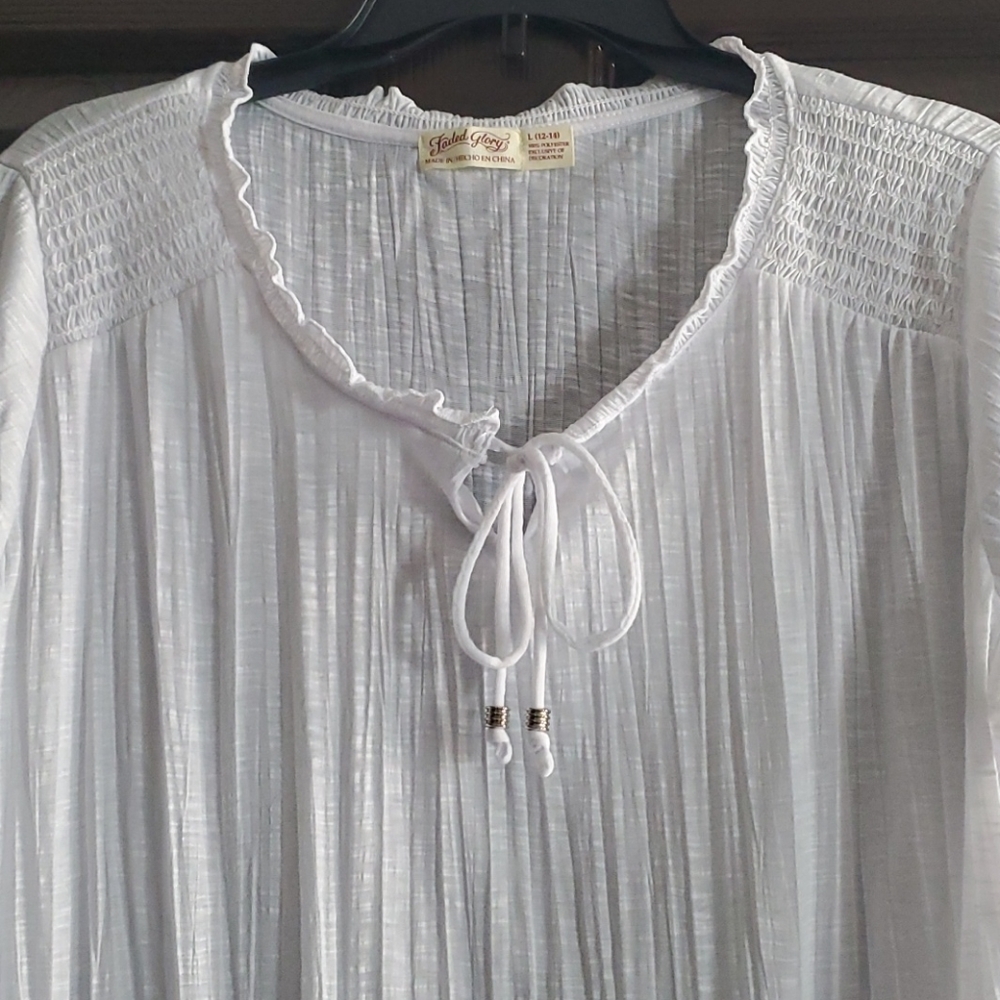 Faded Glory white top - Picture 2 of 4